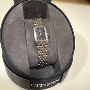 “New” woman Citizen watch silver